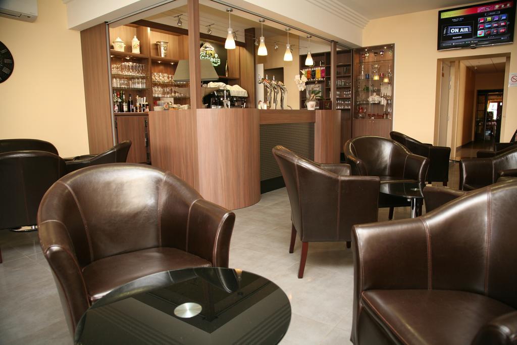 Logis Hotel- Restaurant La Renaissance Baccarat Exteriör bild