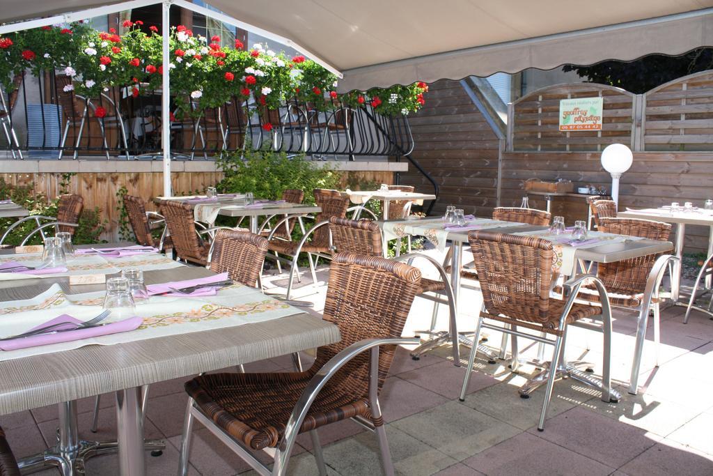 Logis Hotel- Restaurant La Renaissance Baccarat Exteriör bild