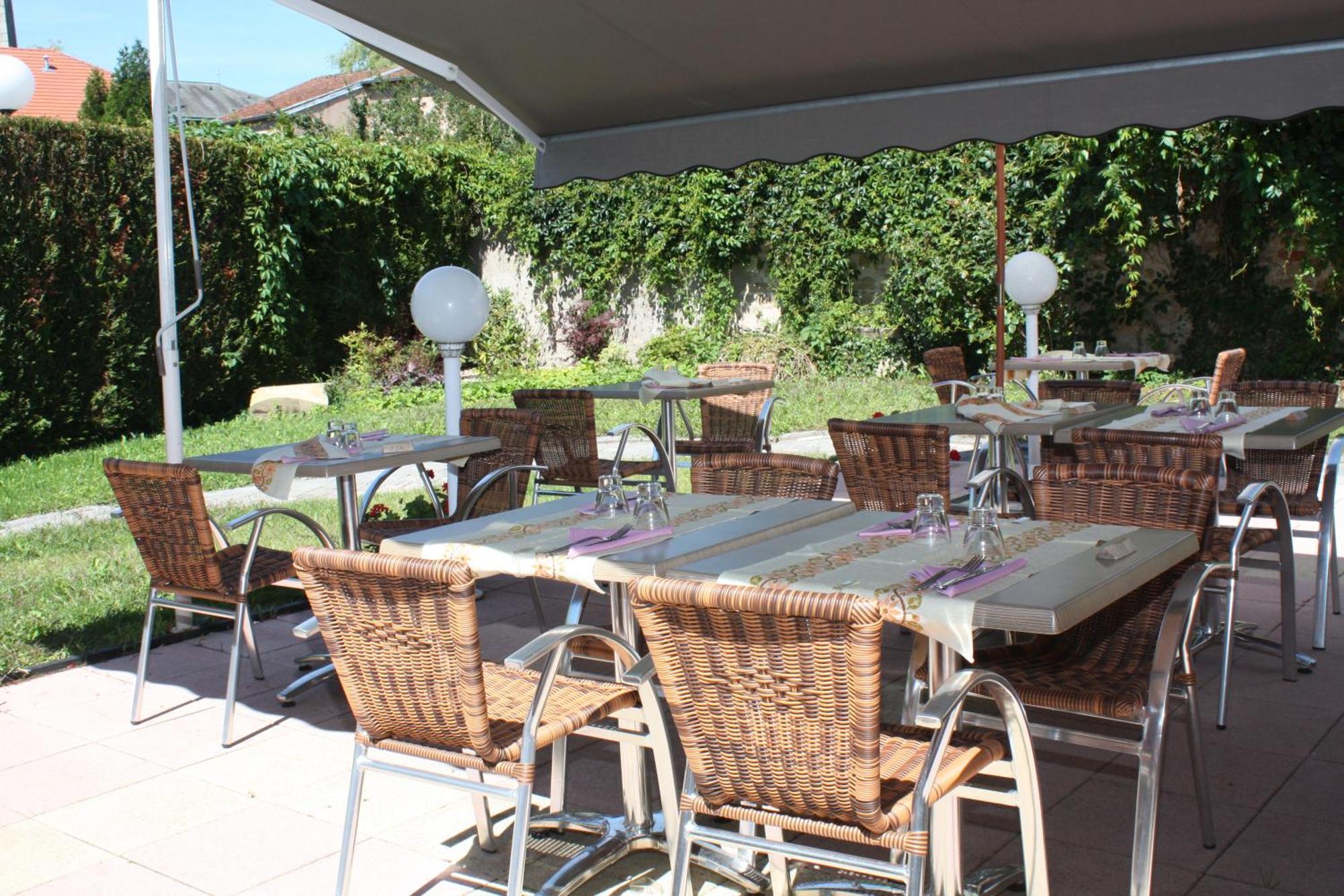Logis Hotel- Restaurant La Renaissance Baccarat Exteriör bild