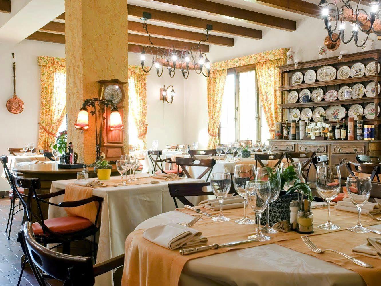 Logis Hotel- Restaurant La Renaissance Baccarat Exteriör bild
